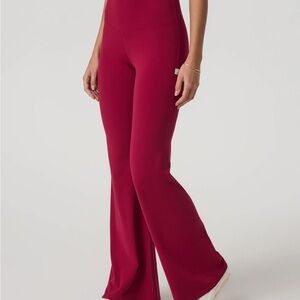 Vuori Crimson Flare Pants flare legging stretch red workout xl allthefeels